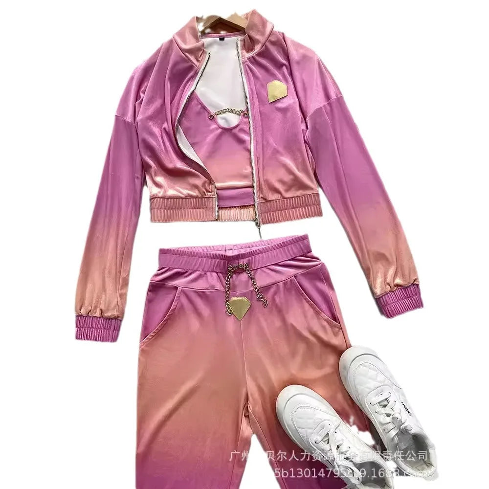 Conjunto deportivo Aurora de tres piezas mujer degradado.